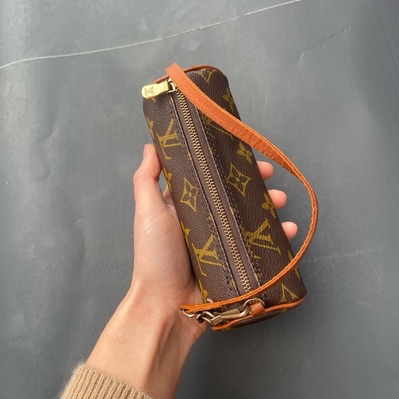 Louis Vuitton papillon pochette in monogram canvas - Picture 4 of 8